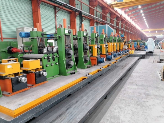 Máquina de fabricación de tuberías de ERW cuadrada 25 t / hora espesor 8 mm