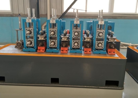 Diámetro del molino de tubos de precisión 76mm-153mm Velocidad 60m / min Gran tubo API Azul