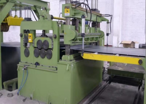 Máquina de línea de corte de acero al carbono CNC de 1600 × 6 mm Máquina de corte de acero de 50 m / min