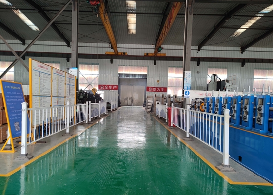 Línea de producción de tuberías de acero al carbono de 4 mm de grosor 380v 650KW 1 año de garantía