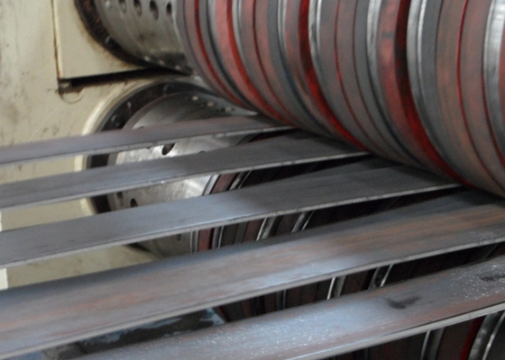 Máquina de corte de acero eficiente para bobinas de diámetro interno de 450-550 mm controlada por Plc