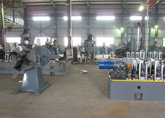 Máquina de fabricación de tuberías industriales de acero de carbono decorativo con soldadora ERW