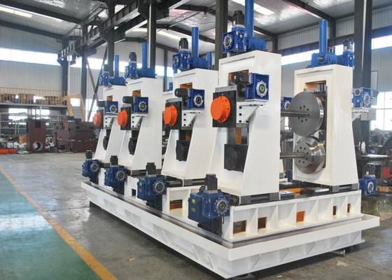 Máquina para la fabricación de tuberías de ajuste automático servo