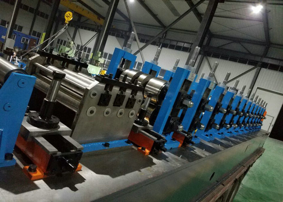 Máquina de fabricación de tubos de acero certificada ISO9001 para la producción de tubos cuadrados de molinos de rodillos