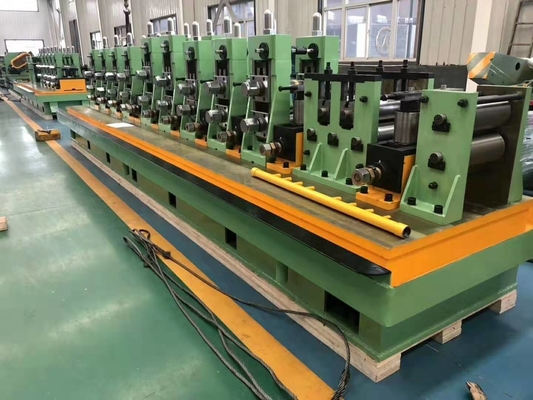 Máquina para la fabricación de tubos de acero con pantalla táctil