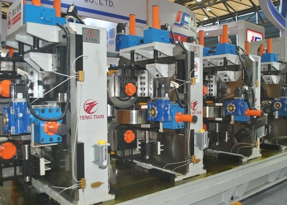 130 x 5 milímetros de tubo del molino de acero automático del cuadrado soldaron con autógena el tubo que hacía la máquina
