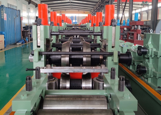 Tamaño ajustable 114-219 mm Molino de tubos cuadrados de acero Máxima velocidad 120 mm/min