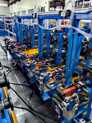 Maquinaria de China Fábrica profesional de diseño y producción Api Erw Línea de producción de tubos de acero Máquina para fabricar tubos de 4-12 mm de espesor de pared